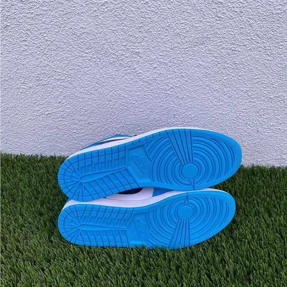 Jordan 1 low unc size 7y brand new with box - Picture 4 of 4